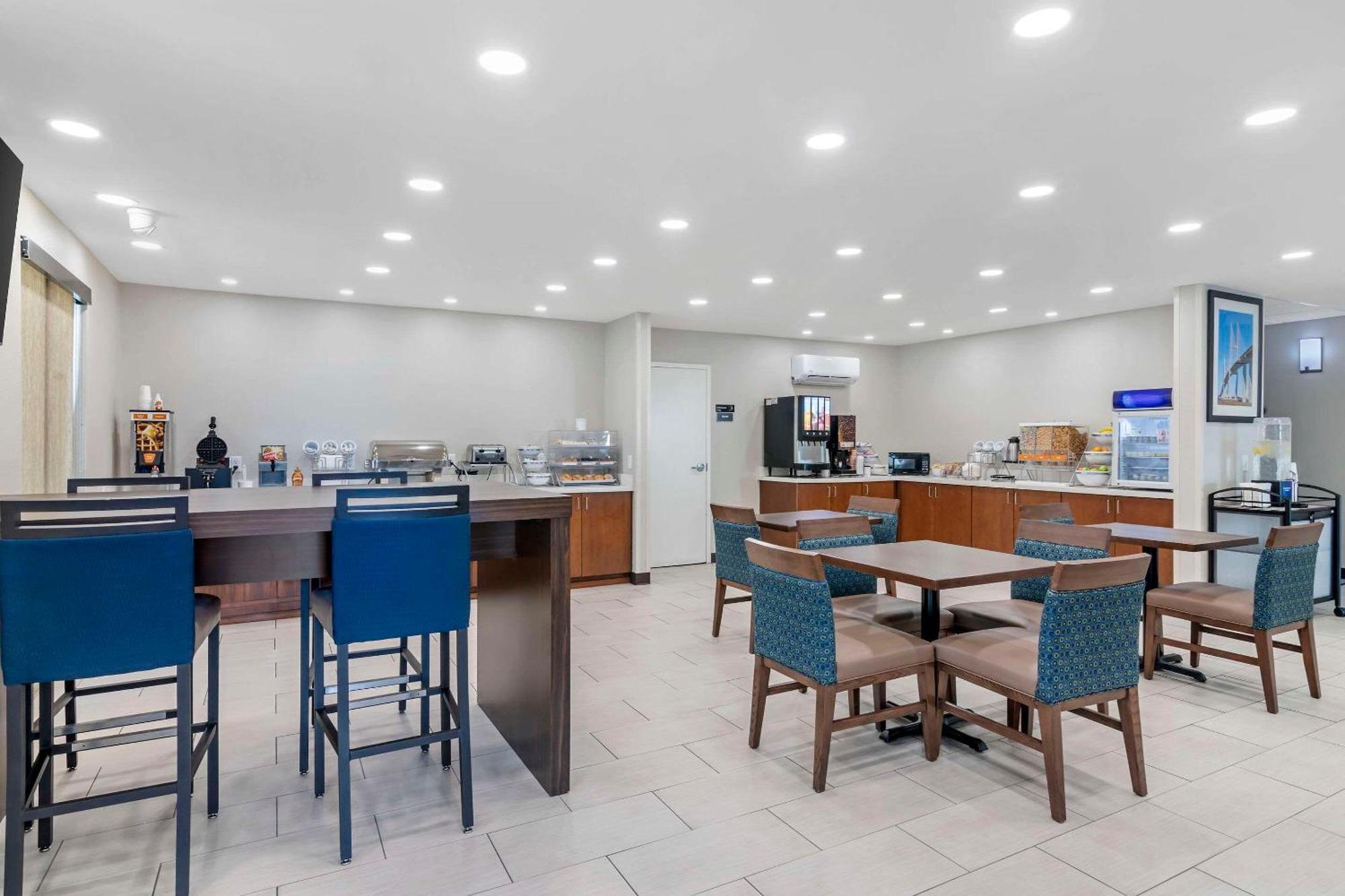 Comfort Inn & Suites Brunswick Buitenkant foto