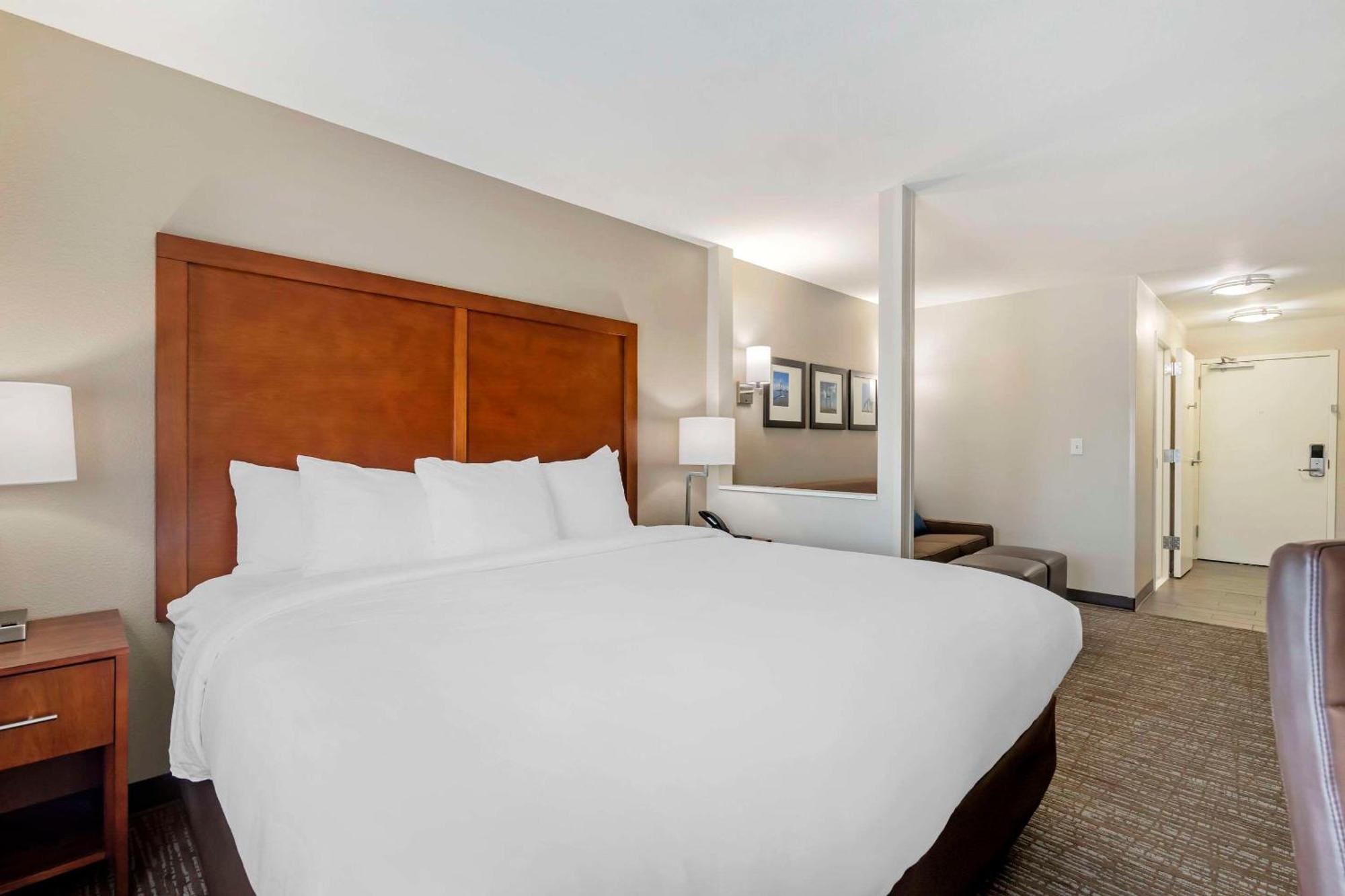 Comfort Inn & Suites Brunswick Buitenkant foto