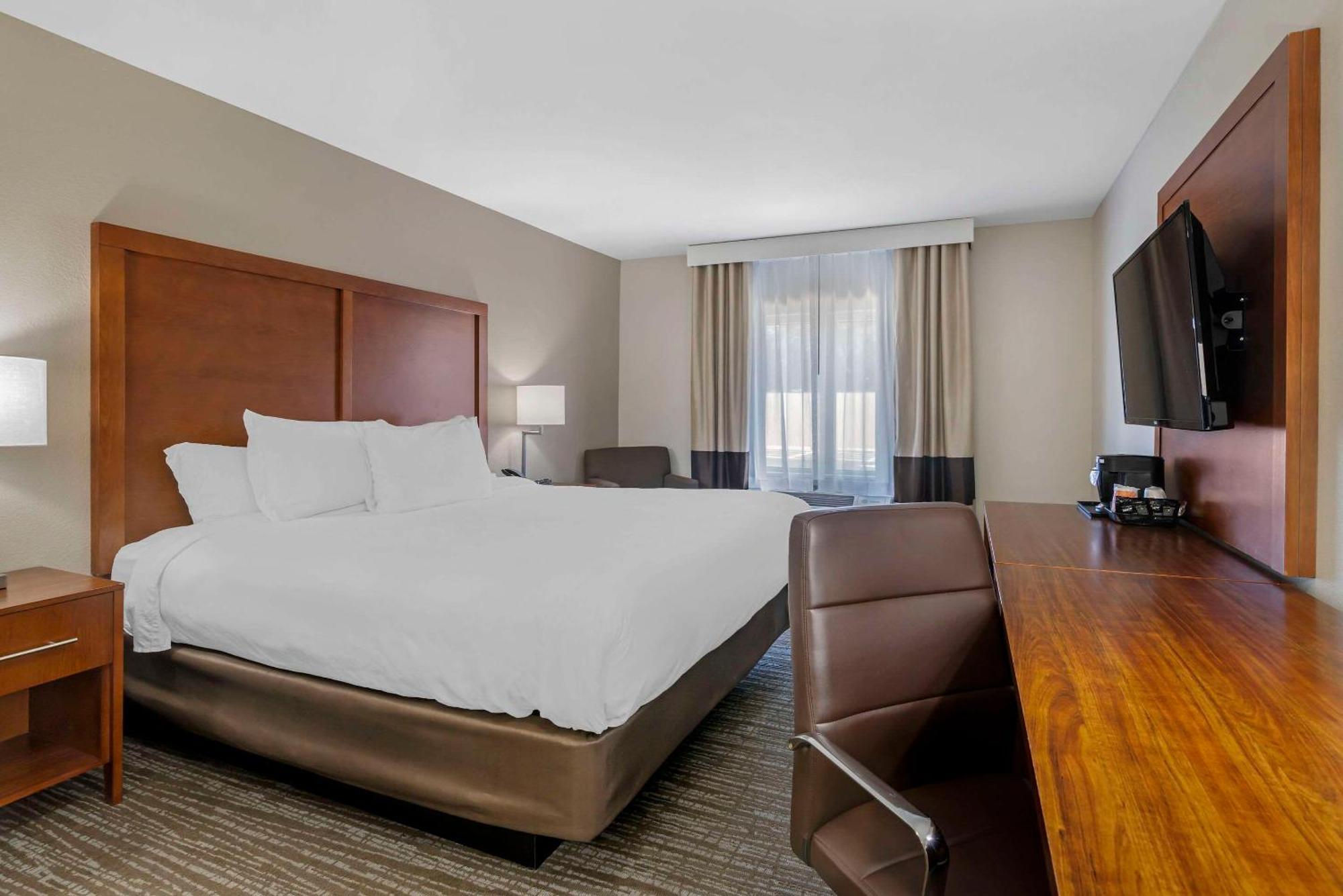 Comfort Inn & Suites Brunswick Buitenkant foto