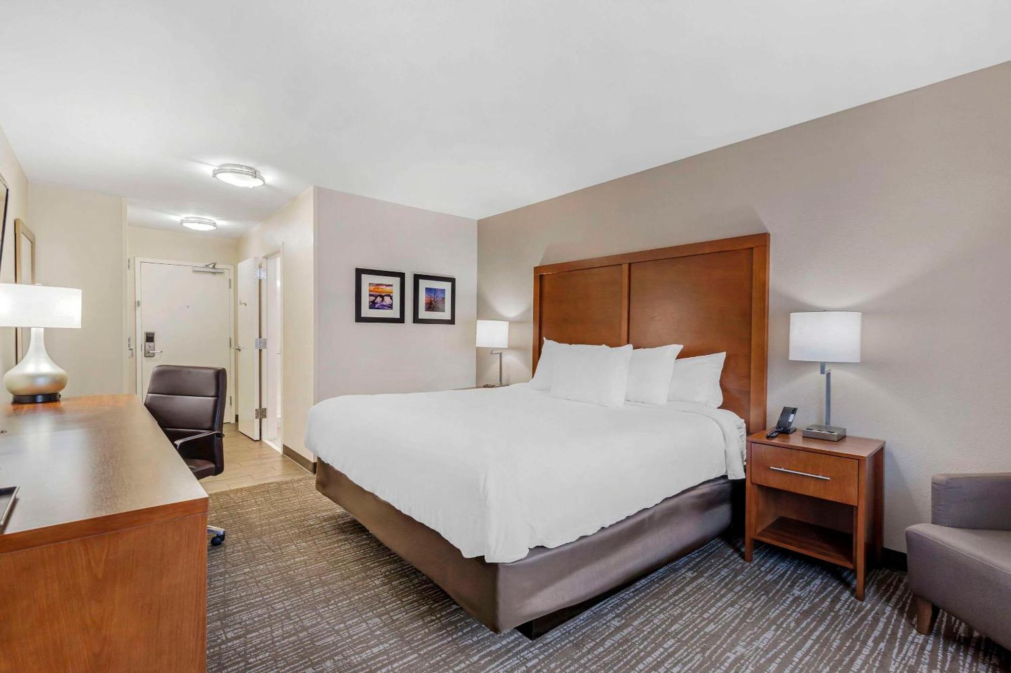 Comfort Inn & Suites Brunswick Buitenkant foto